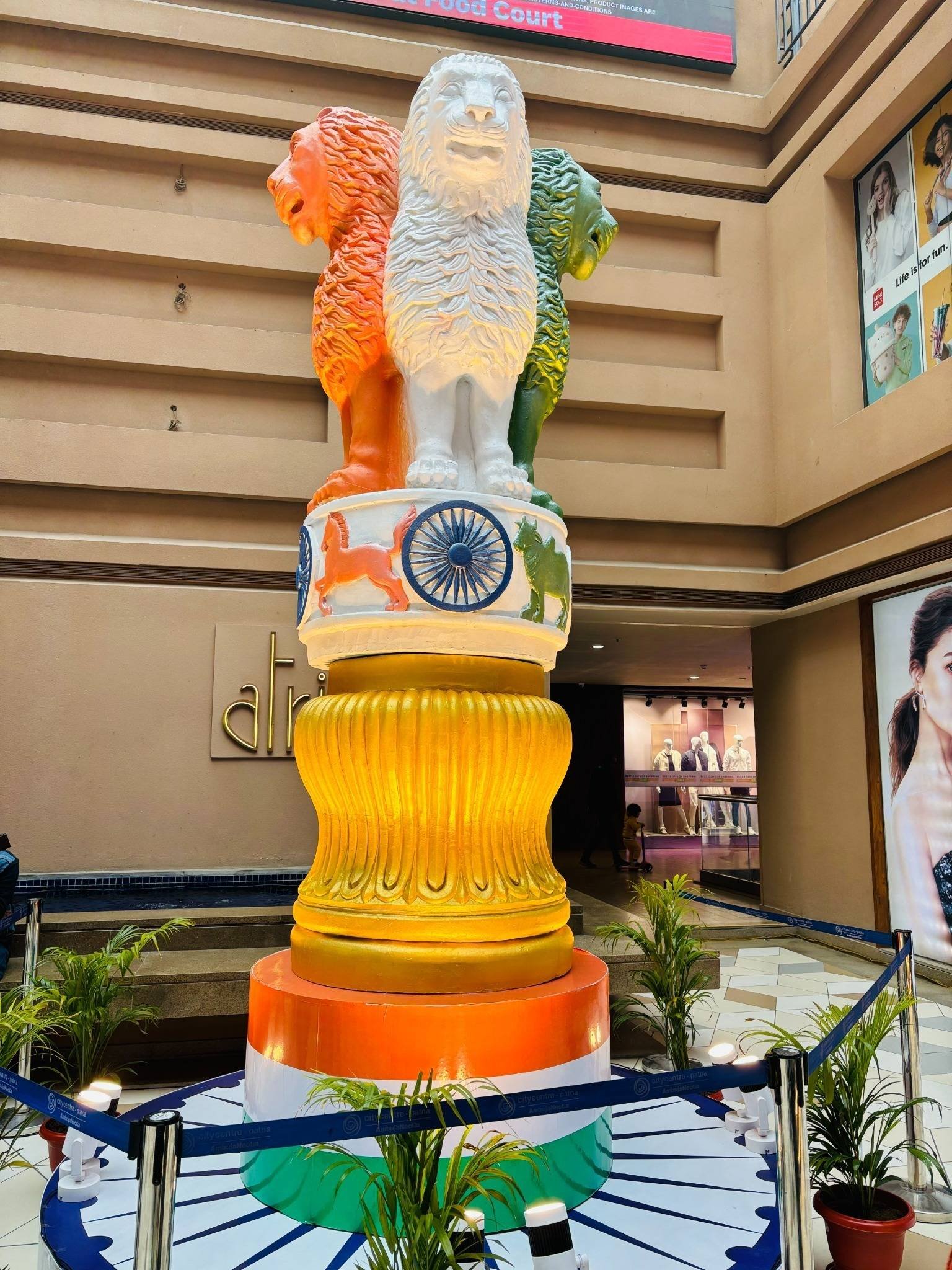 Republic Day installation centred on a large Ashoka lion capital replica.
